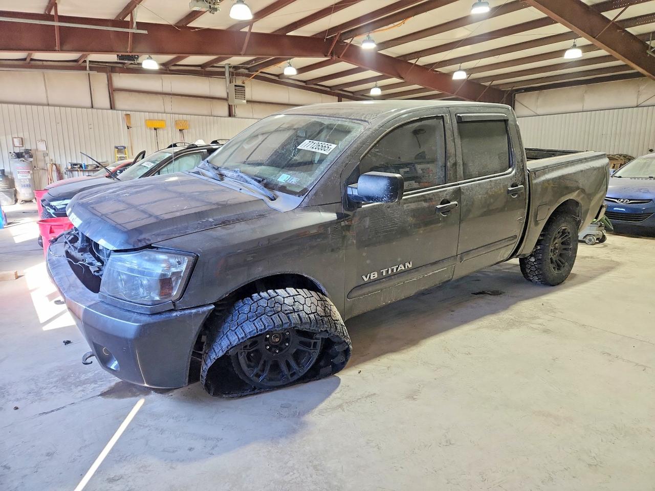NISSAN TITAN 2012