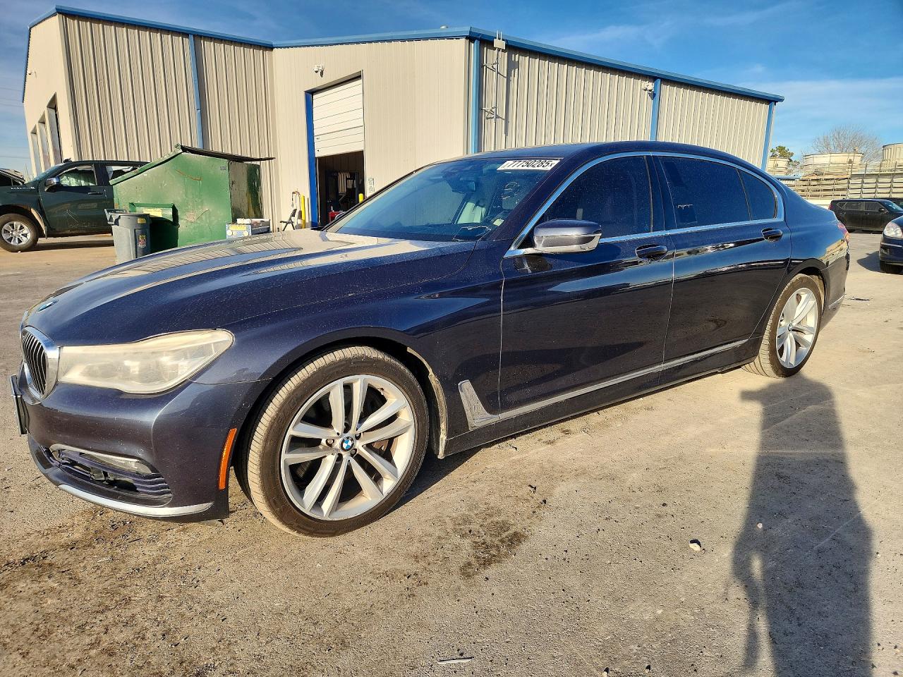 BMW 750 2016