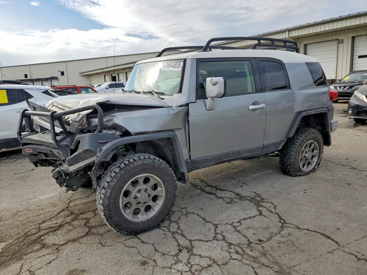 TOYOTA FJ CRUISER 2012