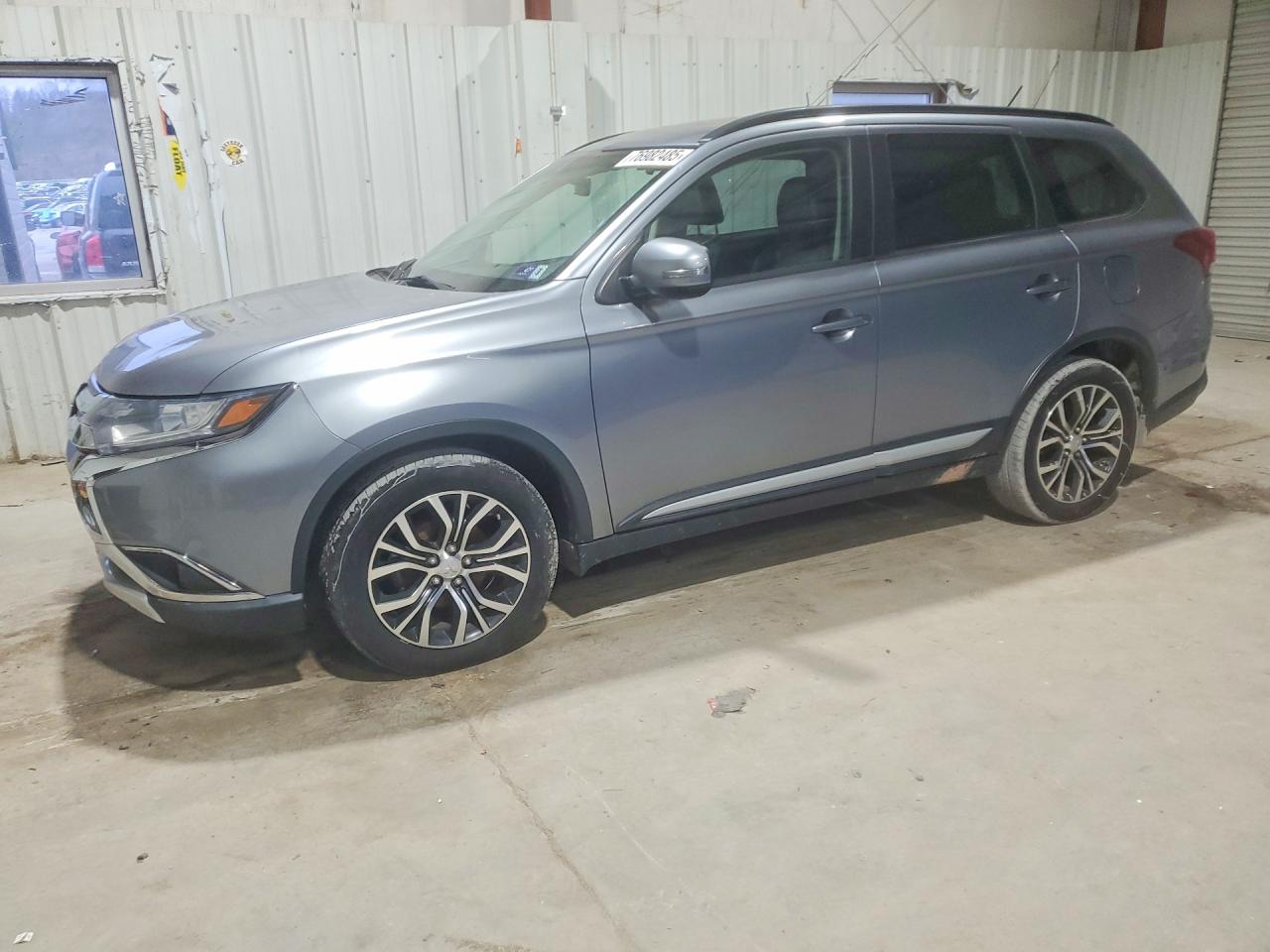 MITSUBISHI OUTLANDER 2016