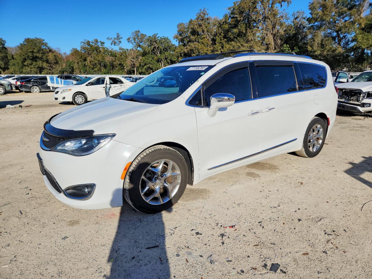 CHRYSLER PACIFICA 2017