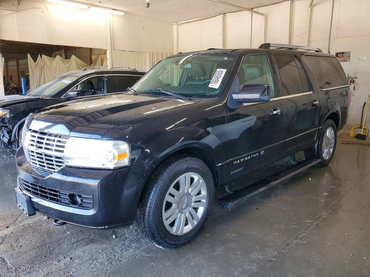 LINCOLN NAVIGATOR 2013