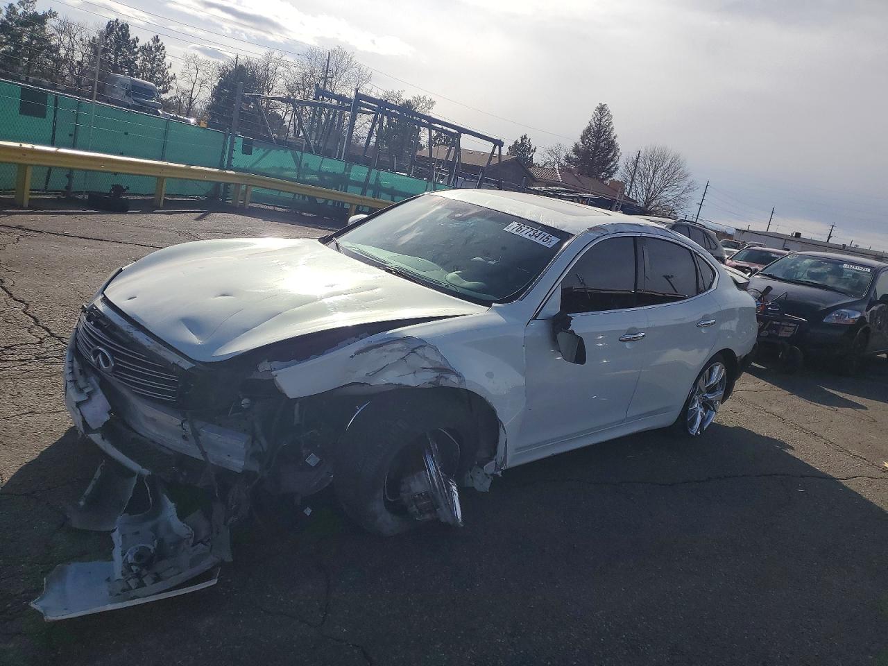 INFINITI M37 2013