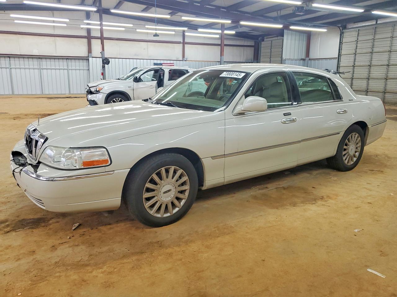 LINCOLN TOWN CAR 2005