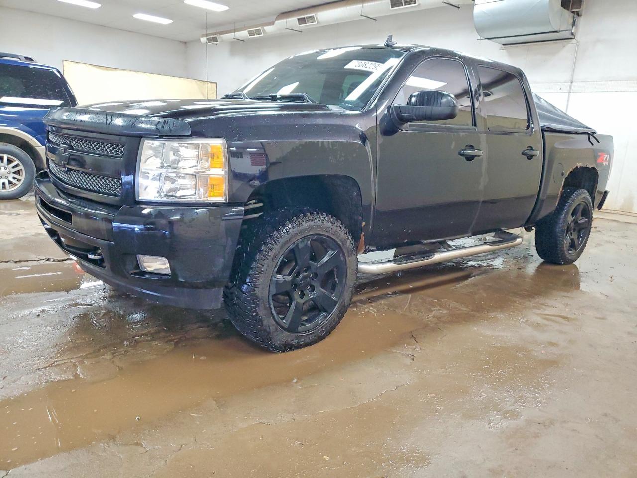 CHEVROLET SILVERADO 2011