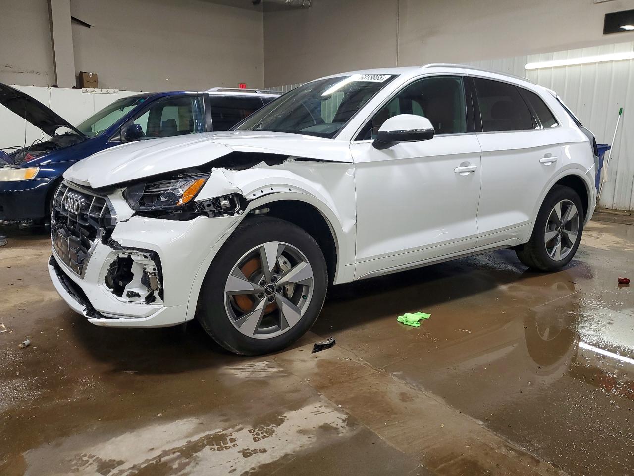 AUDI Q5 2025