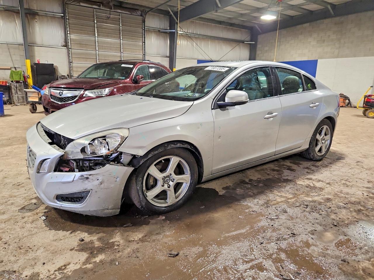 VOLVO S60 2012
