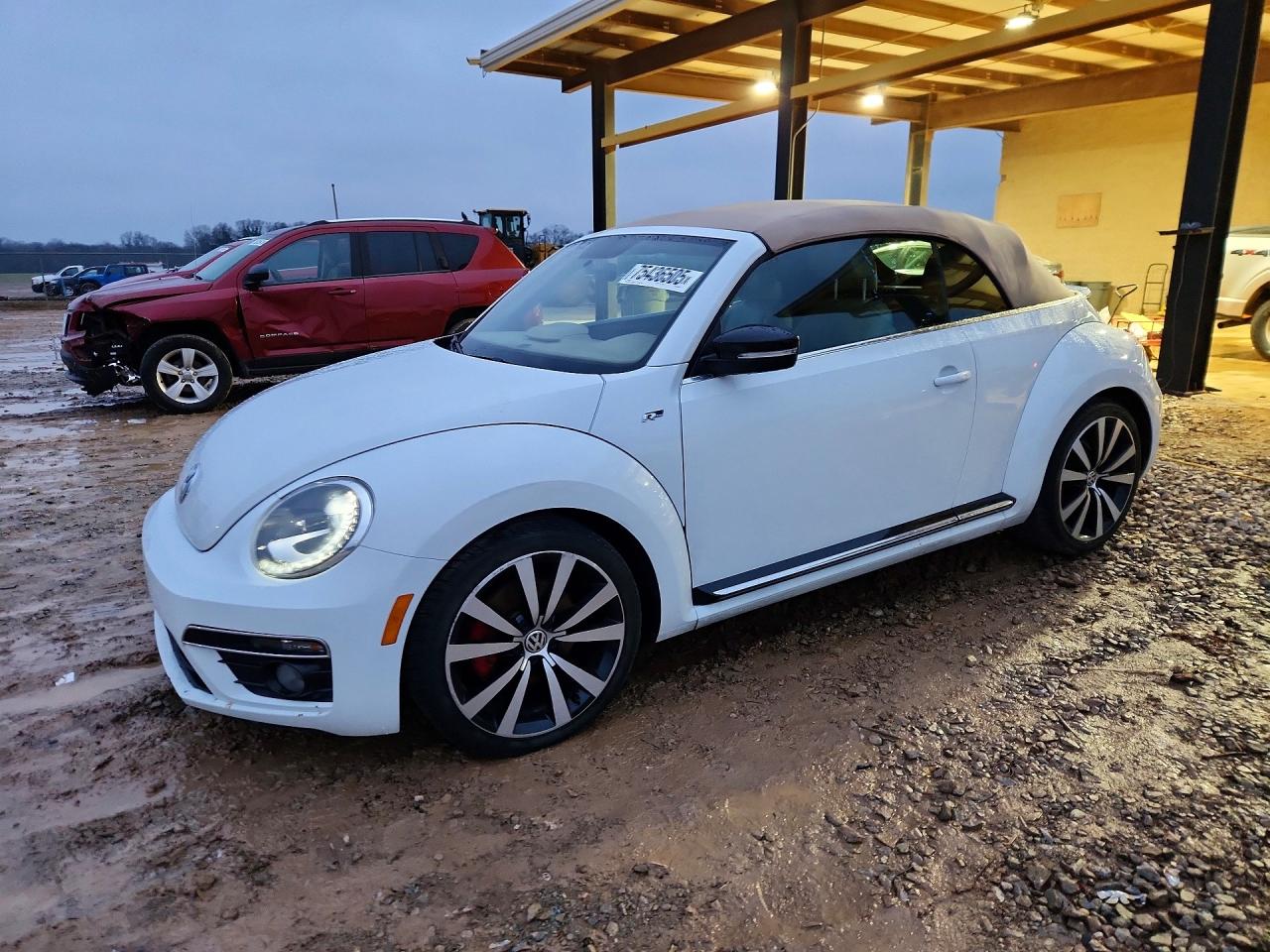 VOLKSWAGEN BEETLE 2014
