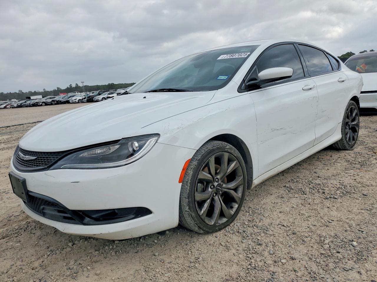 CHRYSLER 200 2015