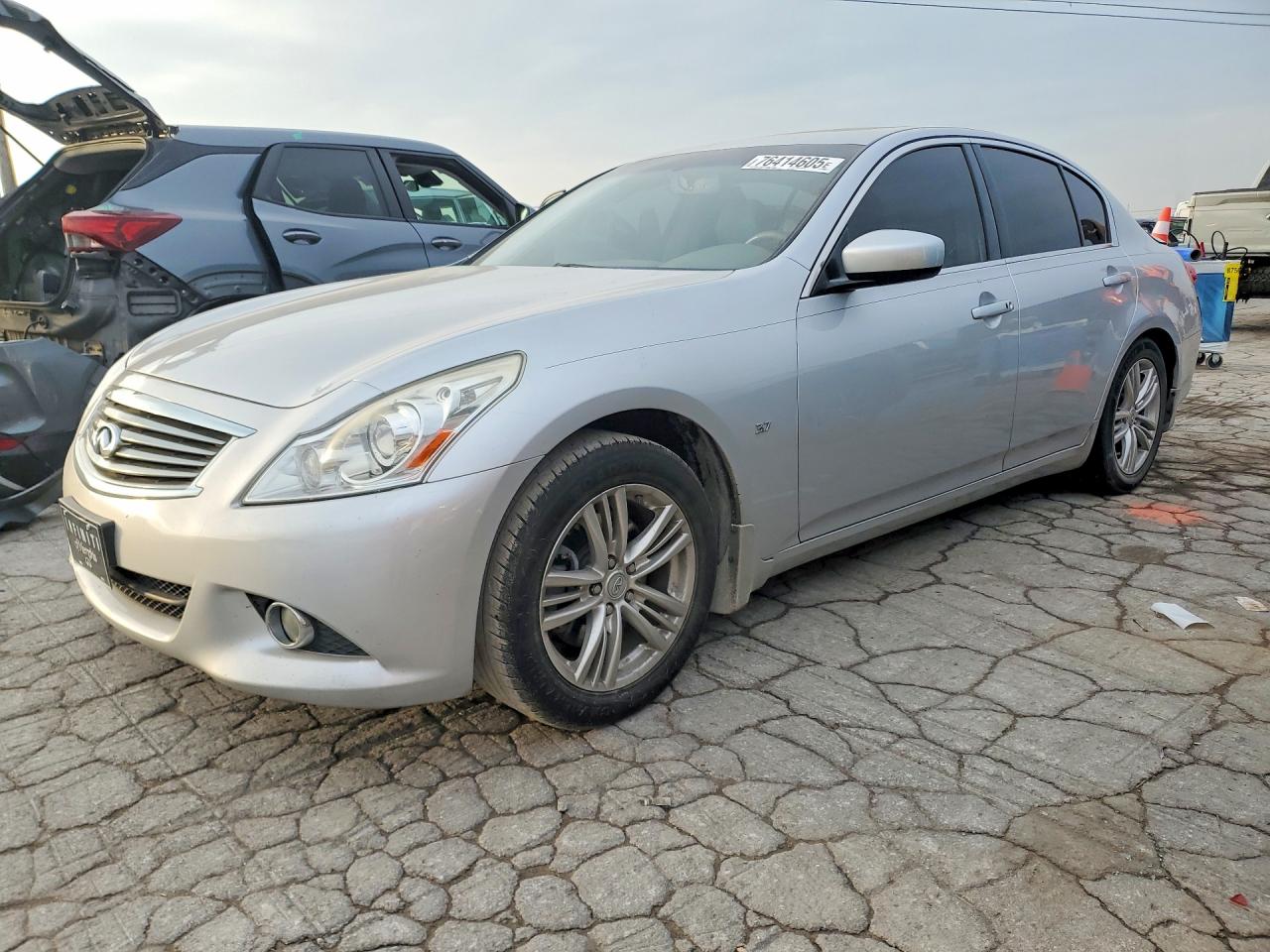 INFINITI Q40 2015