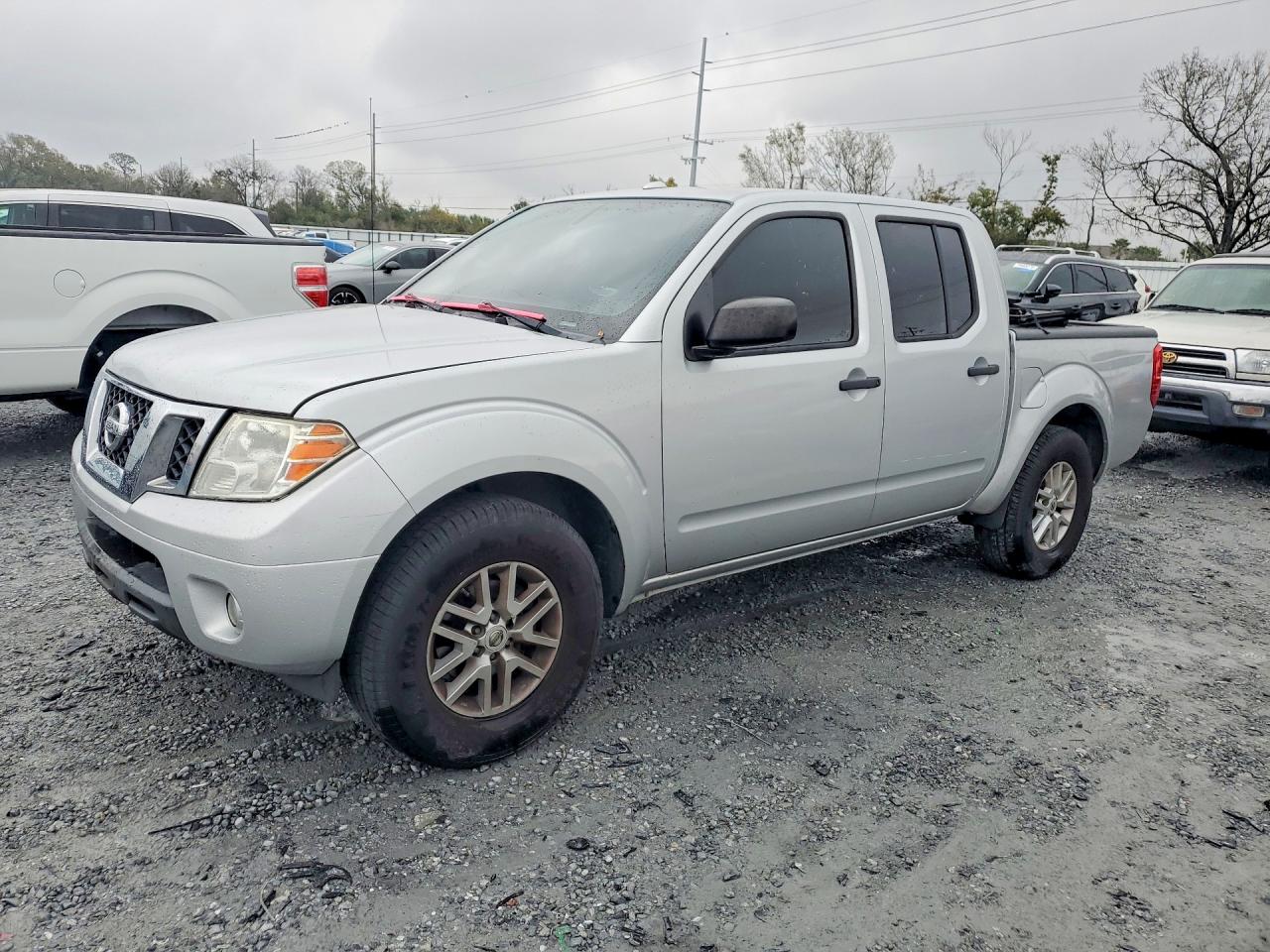 NISSAN FRONTIER 2016