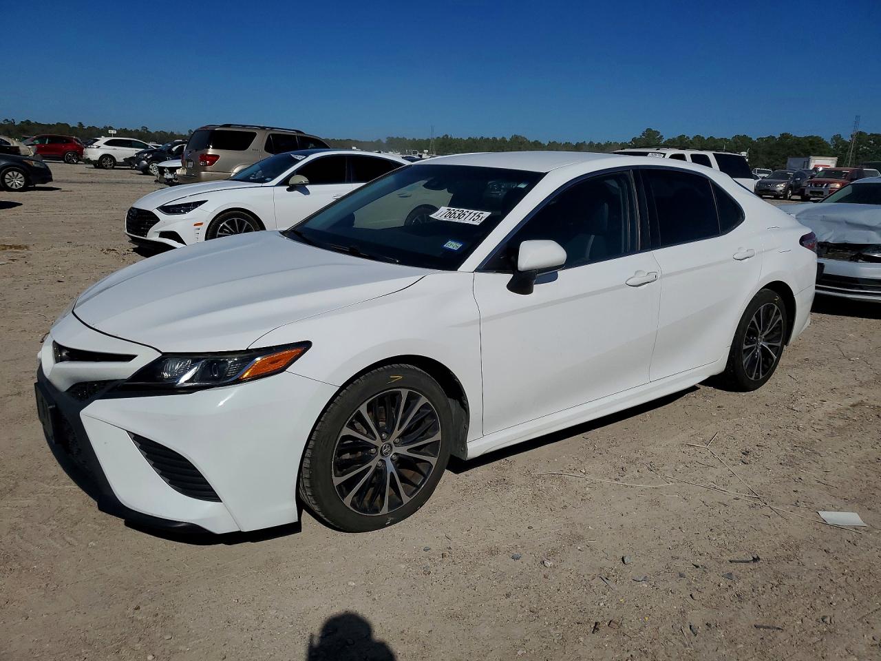 TOYOTA CAMRY 2018