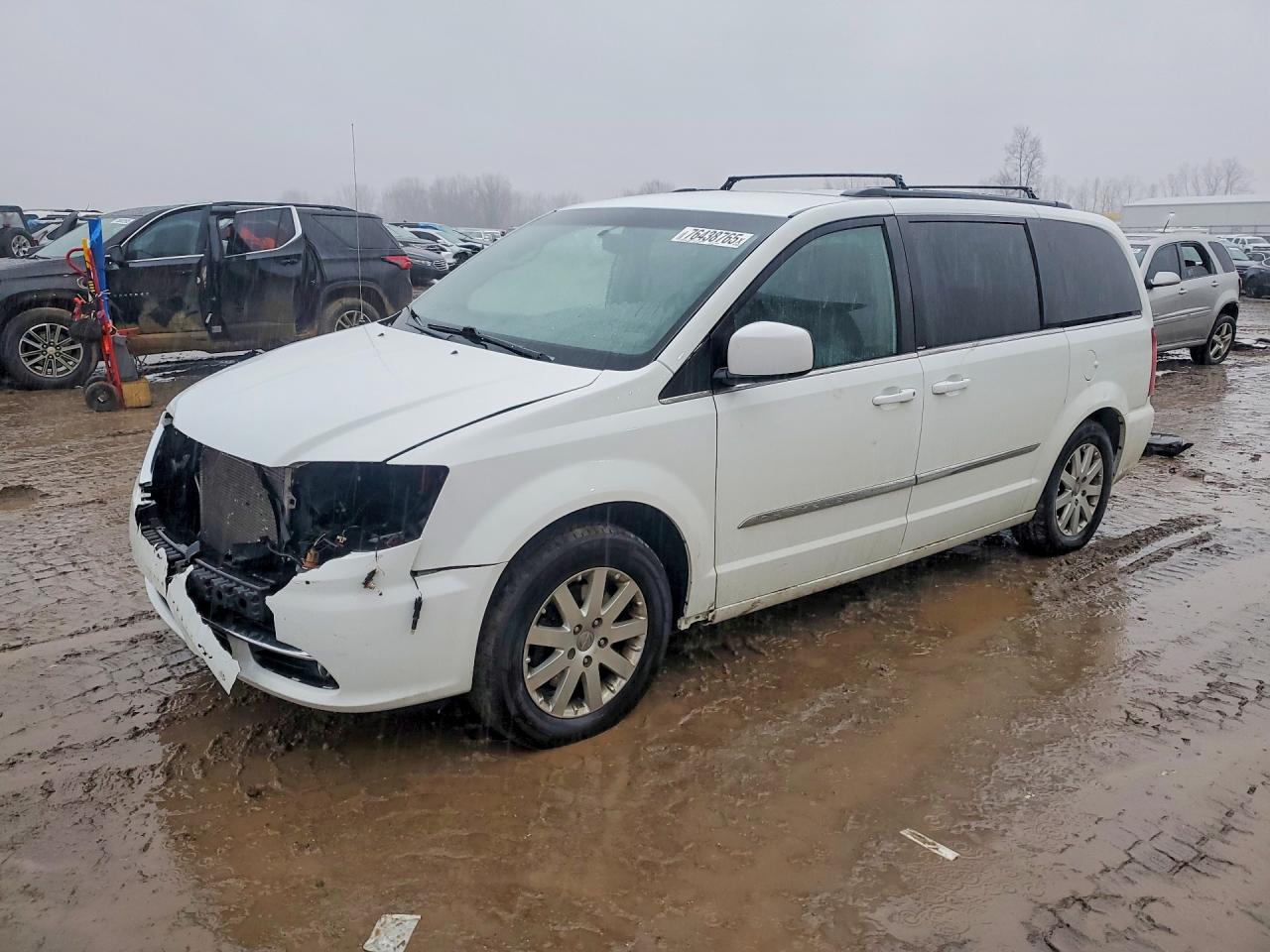CHRYSLER TOWN & COUNTRY 2014