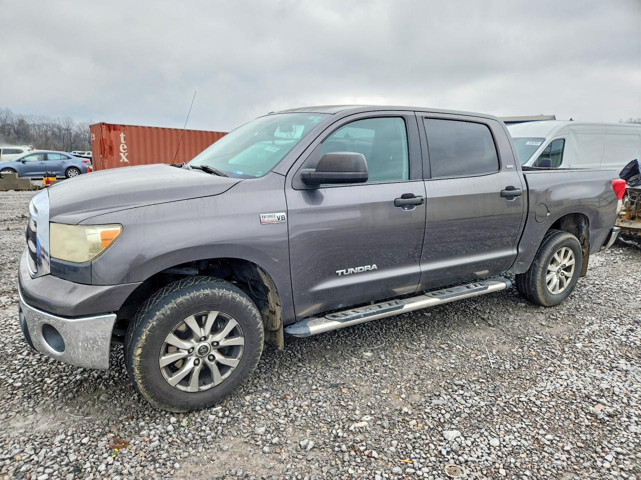 TOYOTA TUNDRA 2011