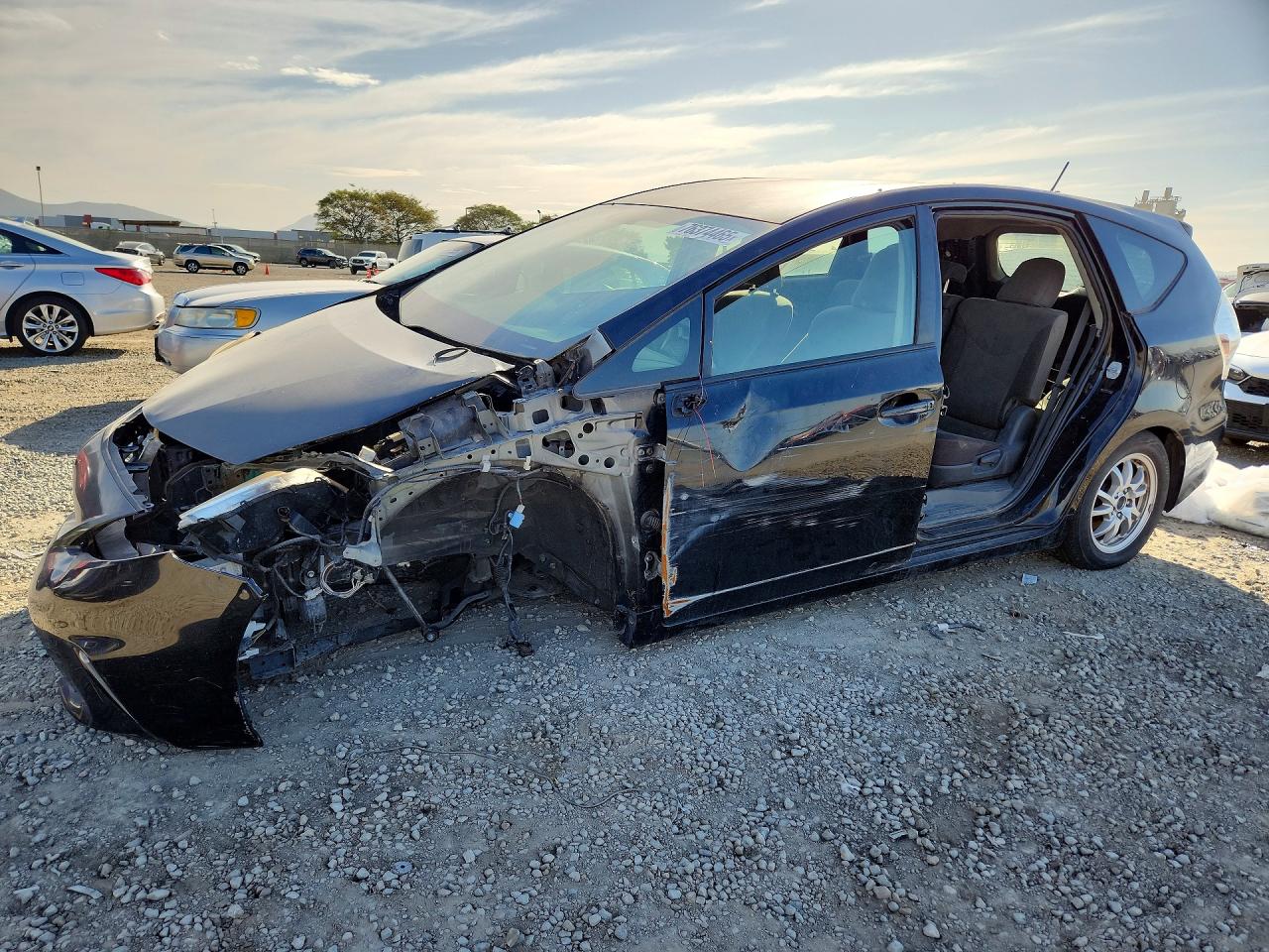 TOYOTA PRIUS V 2012