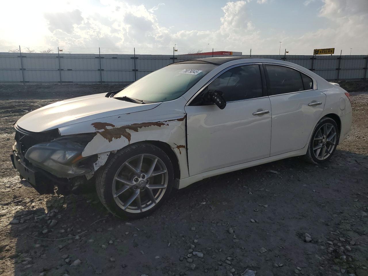 NISSAN MAXIMA 2011