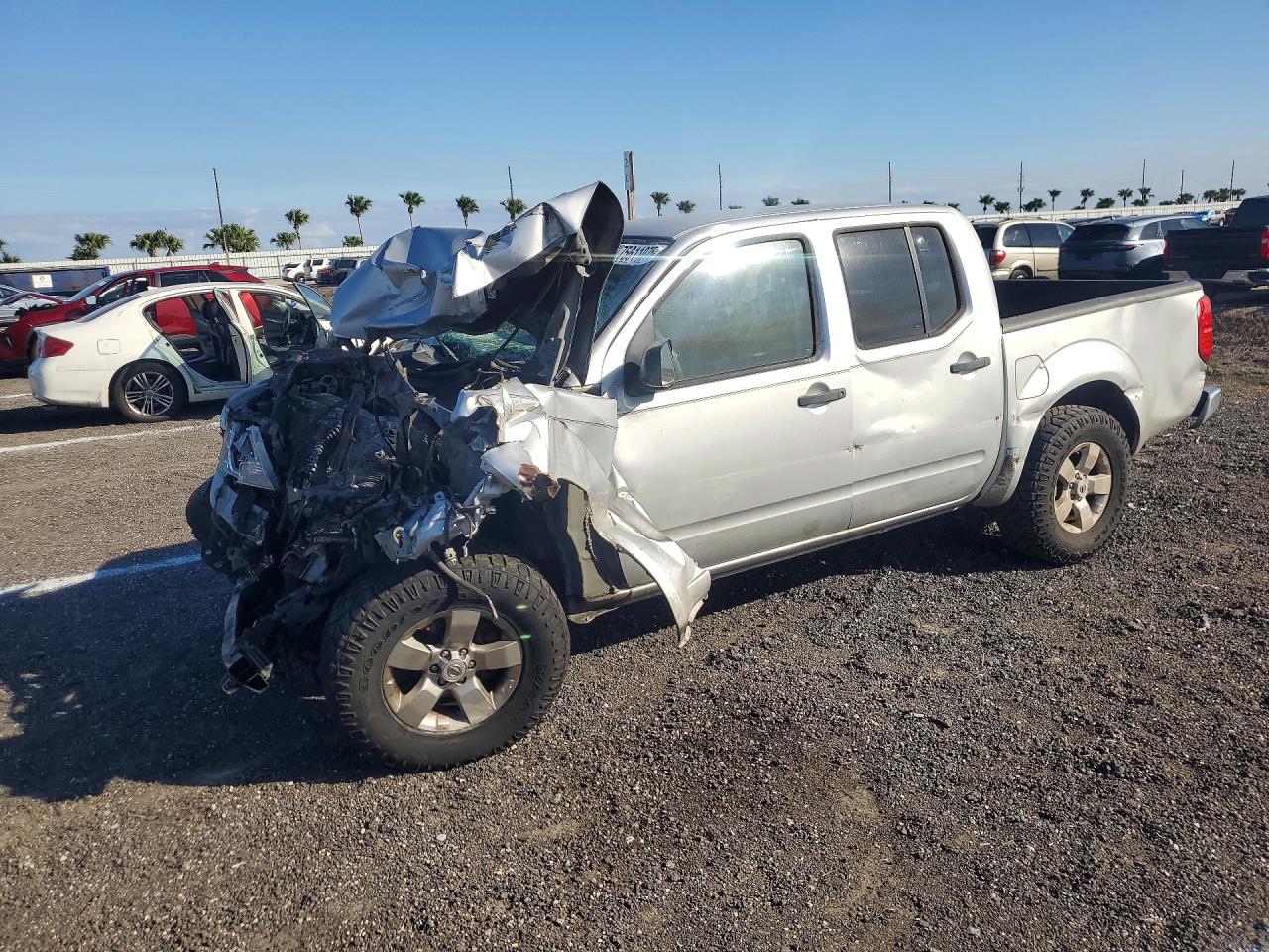 NISSAN FRONTIER 2012