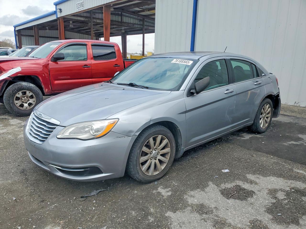 CHRYSLER 200 2013