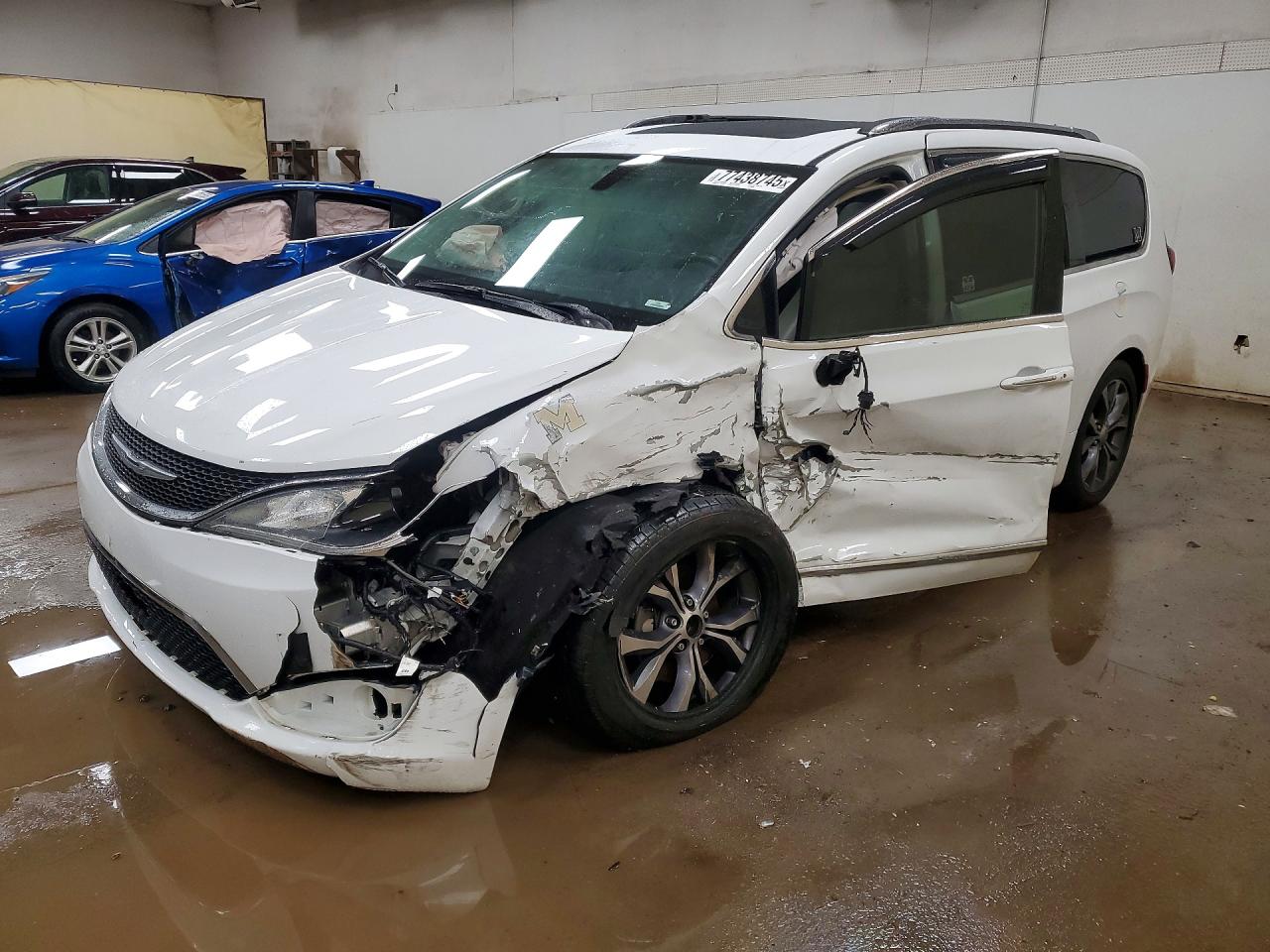CHRYSLER PACIFICA 2017
