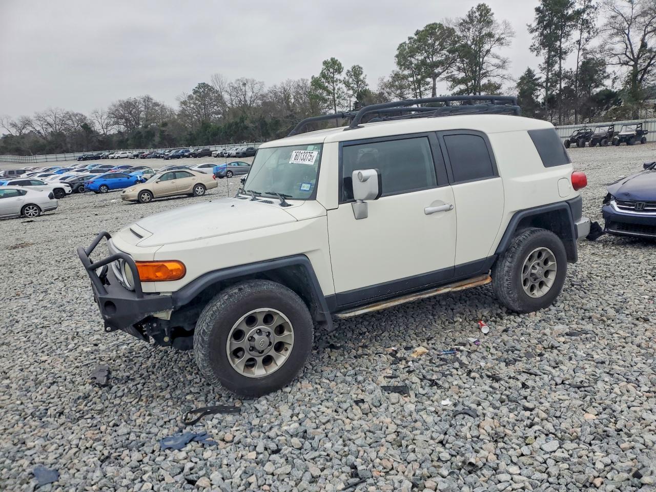 TOYOTA FJ CRUISER 2011