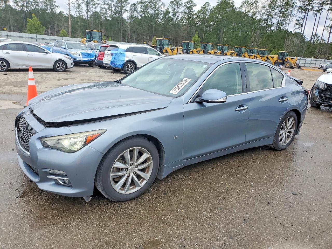 INFINITI Q50 2015