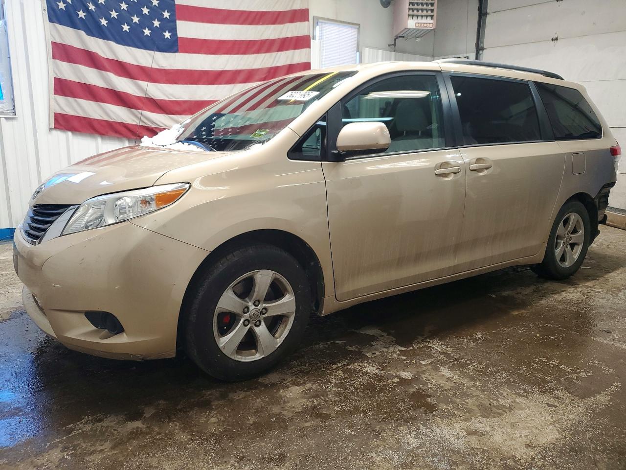 TOYOTA SIENNA 2013