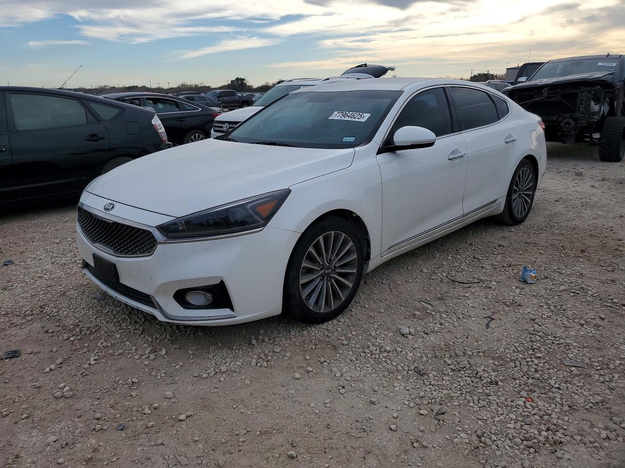 KIA CADENZA 2017