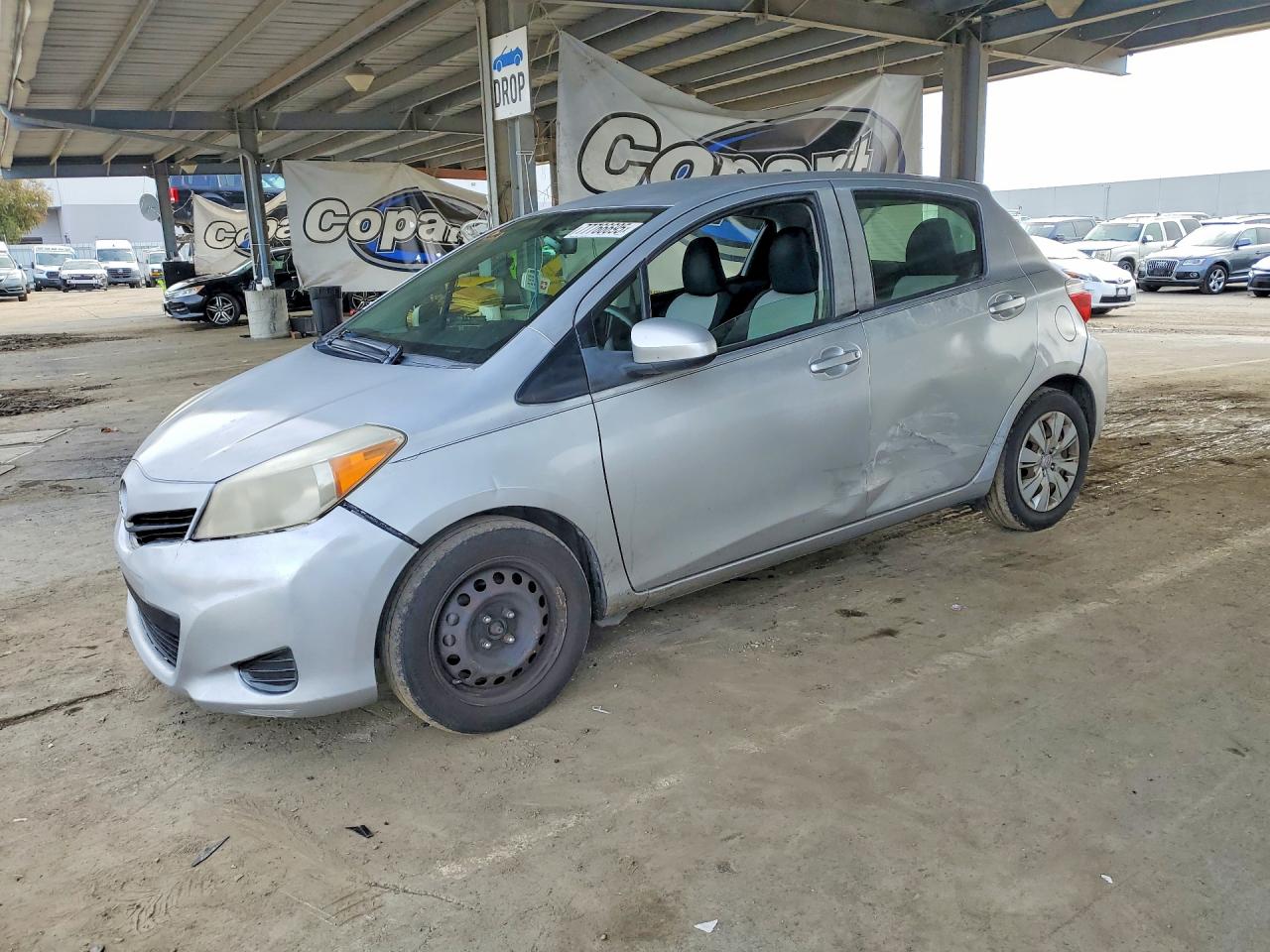 TOYOTA YARIS 2012