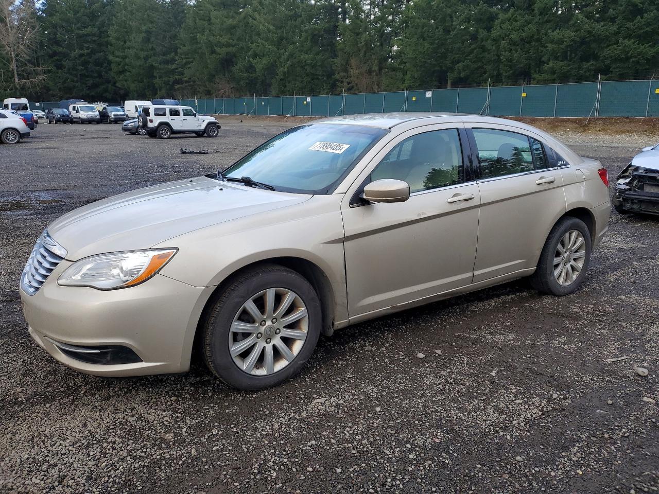 CHRYSLER 200 2013