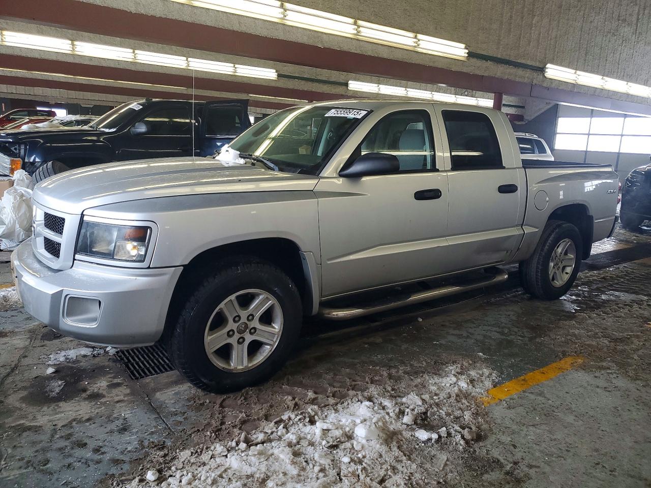 DODGE DAKOTA 2011