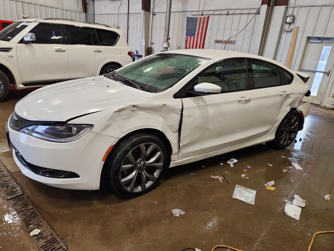 CHRYSLER 200 2015