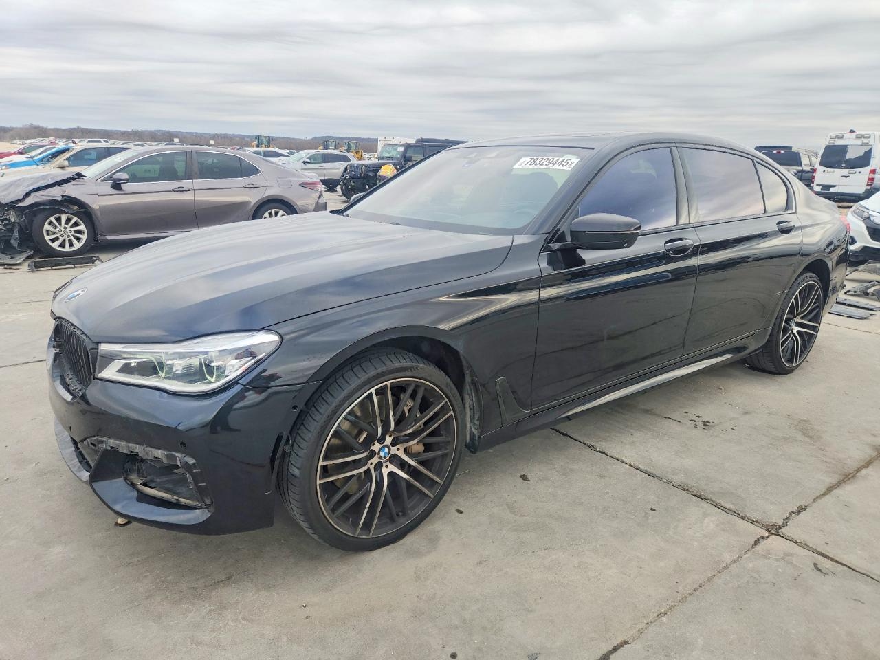 BMW 750 2018