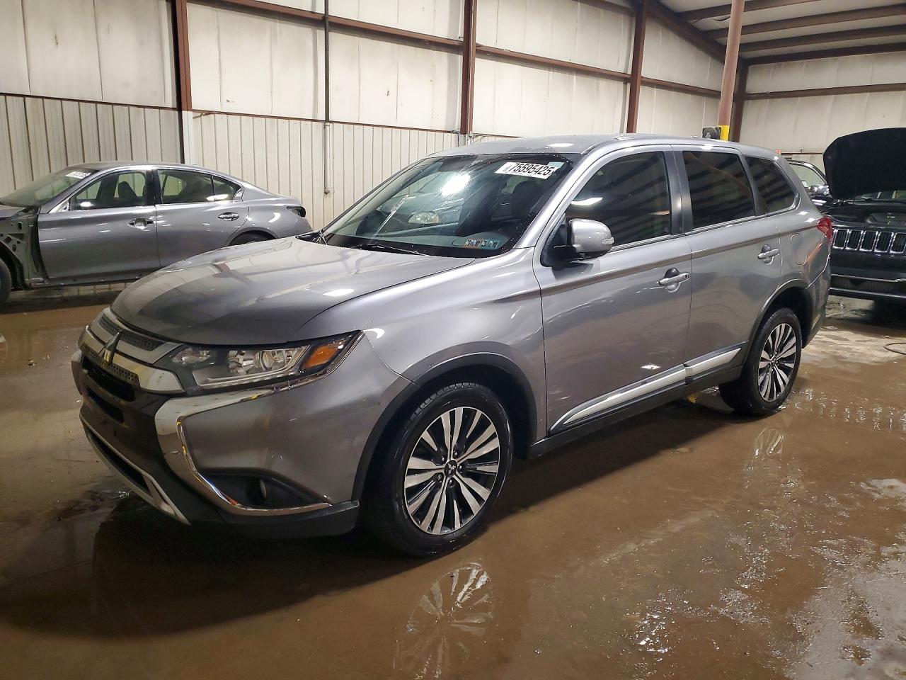 MITSUBISHI OUTLANDER 2019