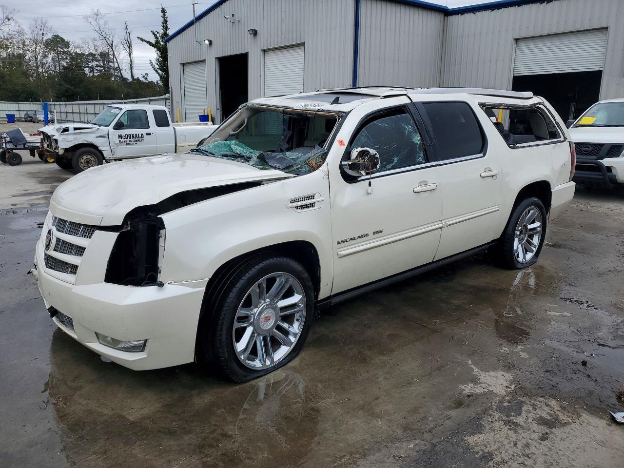 CADILLAC ESCALADE 2014