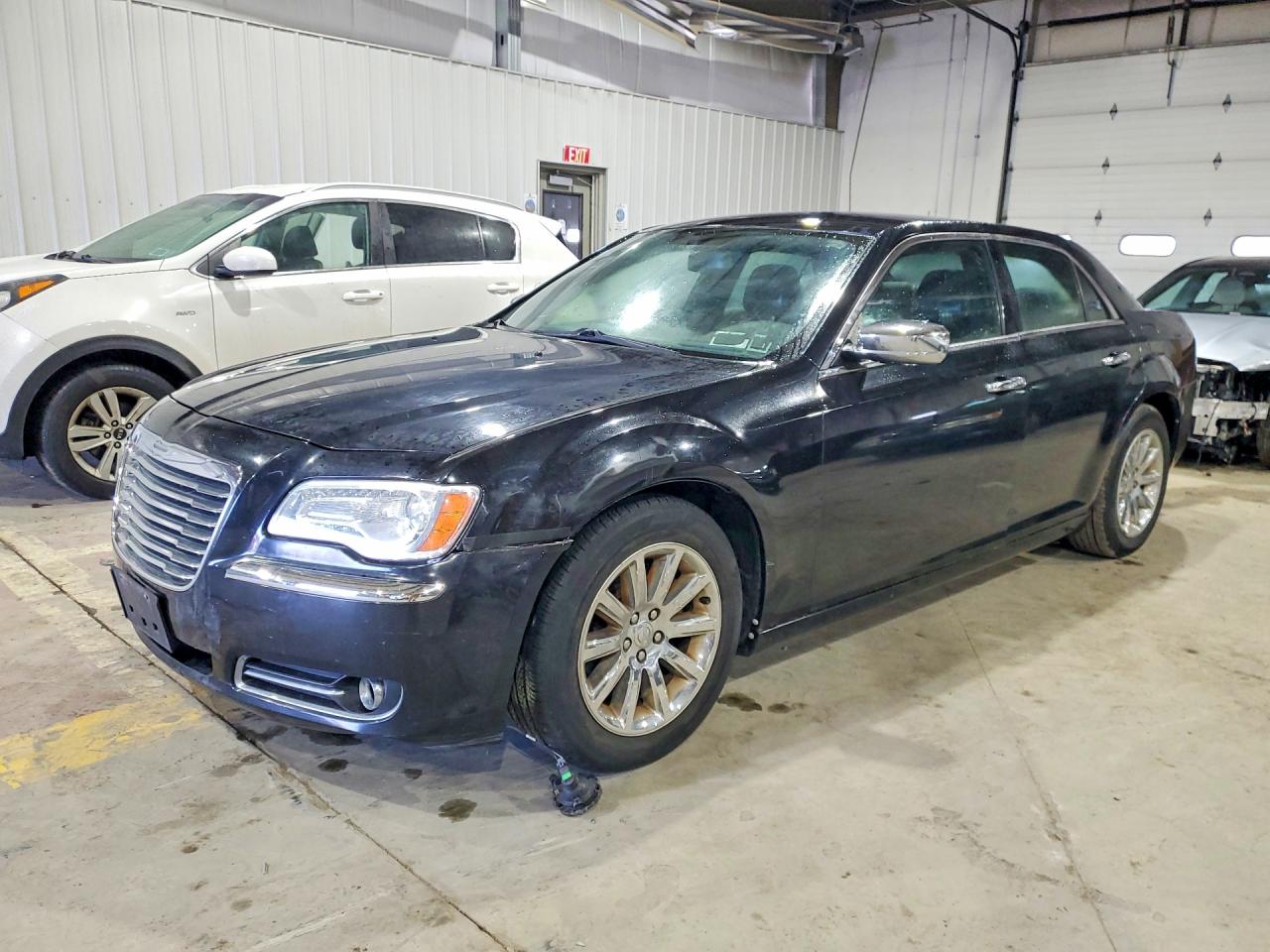 CHRYSLER 300 2012