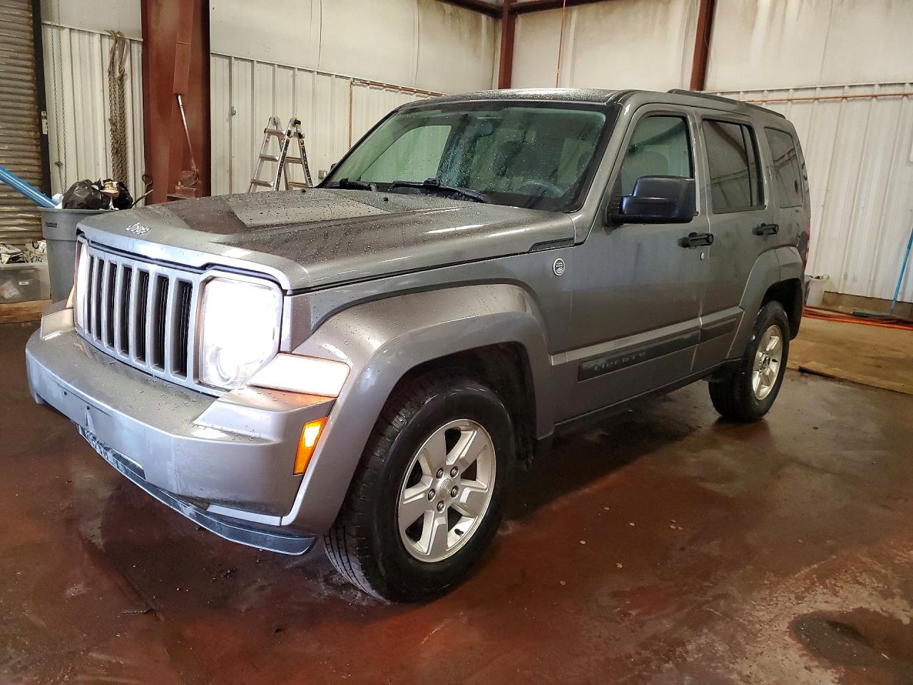 JEEP LIBERTY 2012