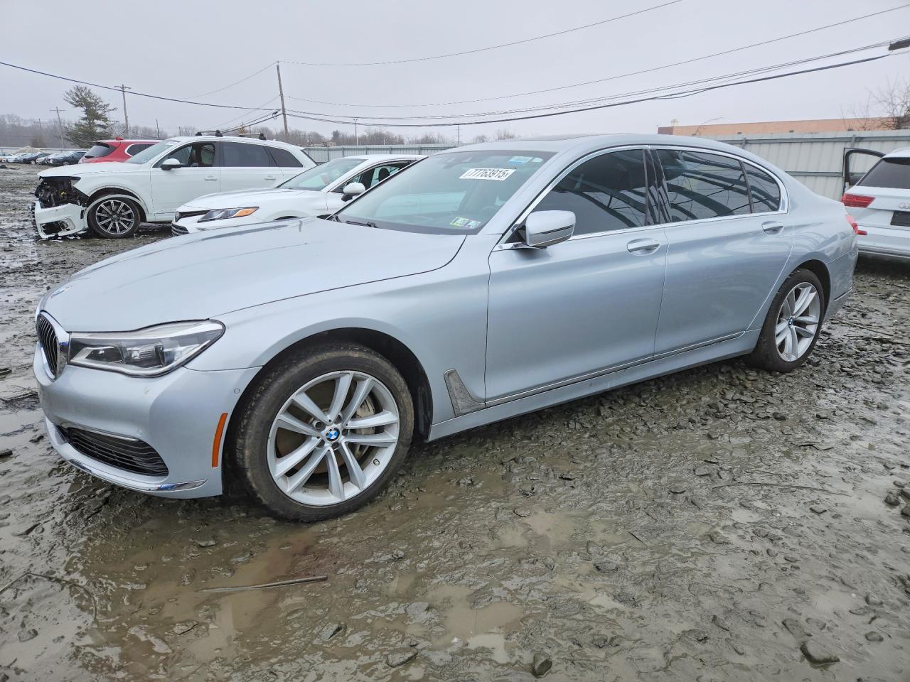 BMW 750 2016