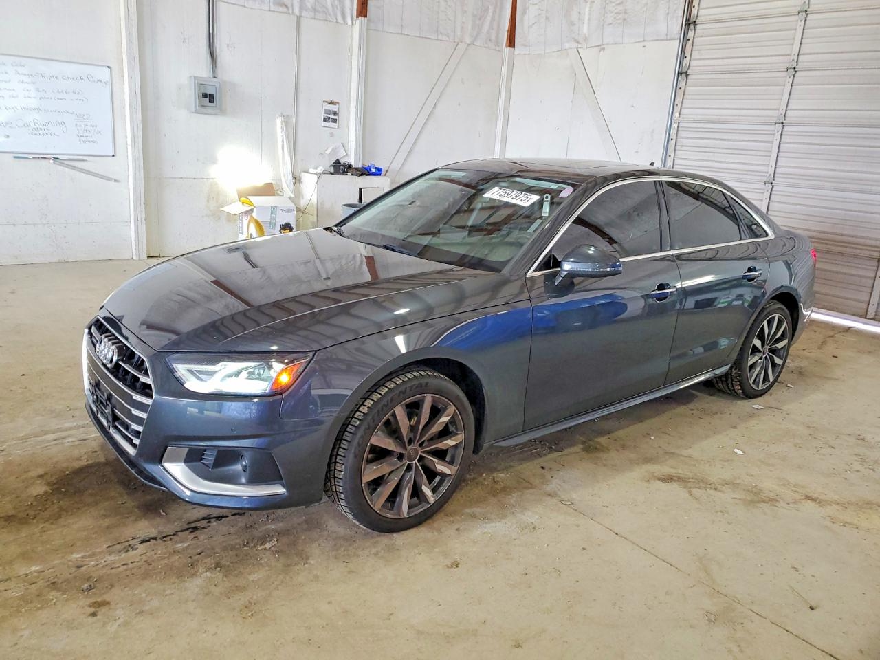 AUDI A4 2022