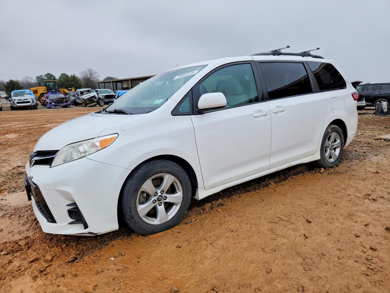 TOYOTA SIENNA 2018