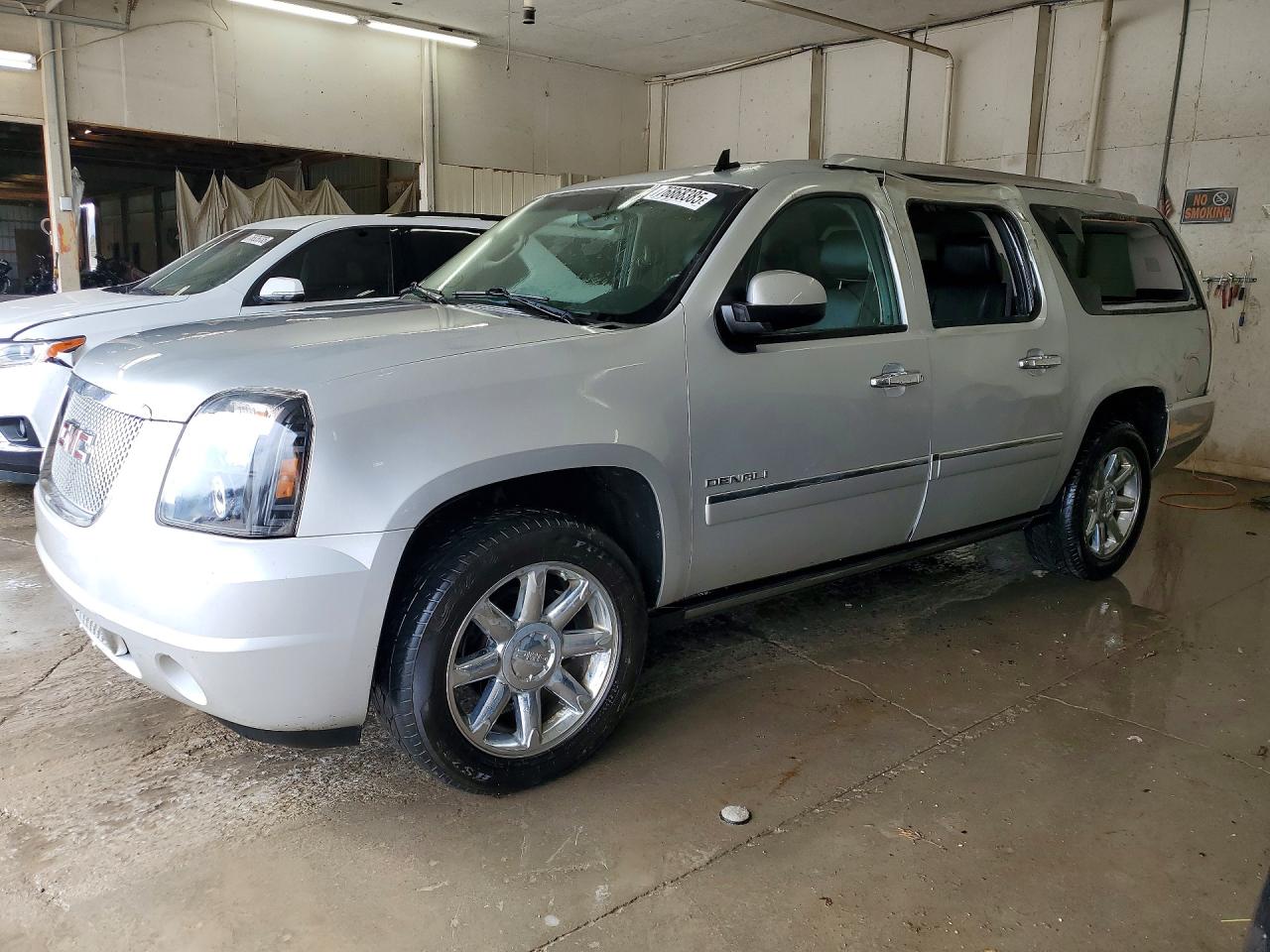 GMC YUKON XL 2011