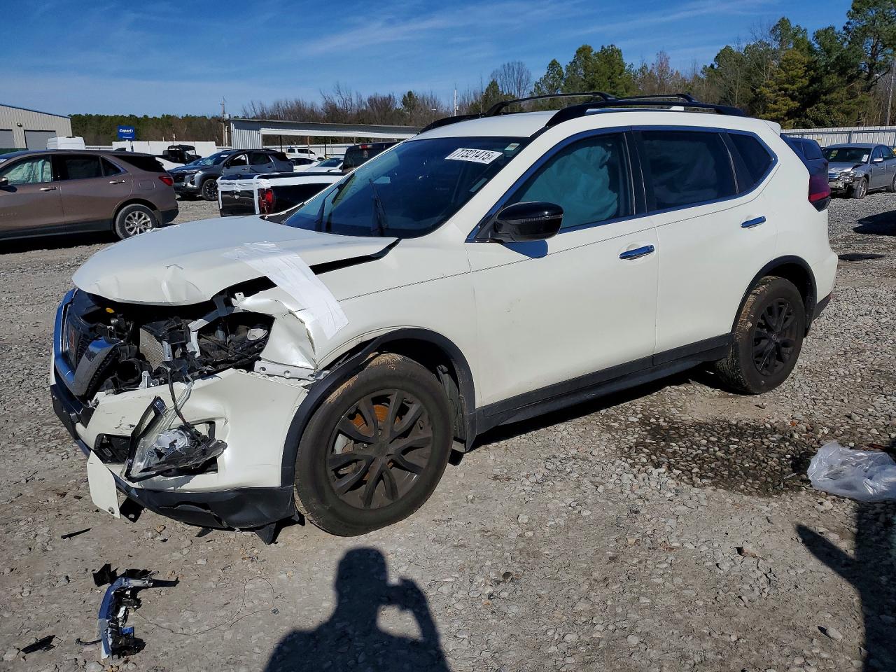 NISSAN ROGUE 2017