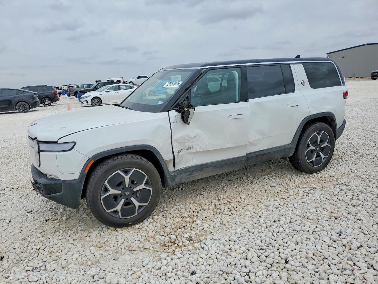 RIVIAN R1S 2023