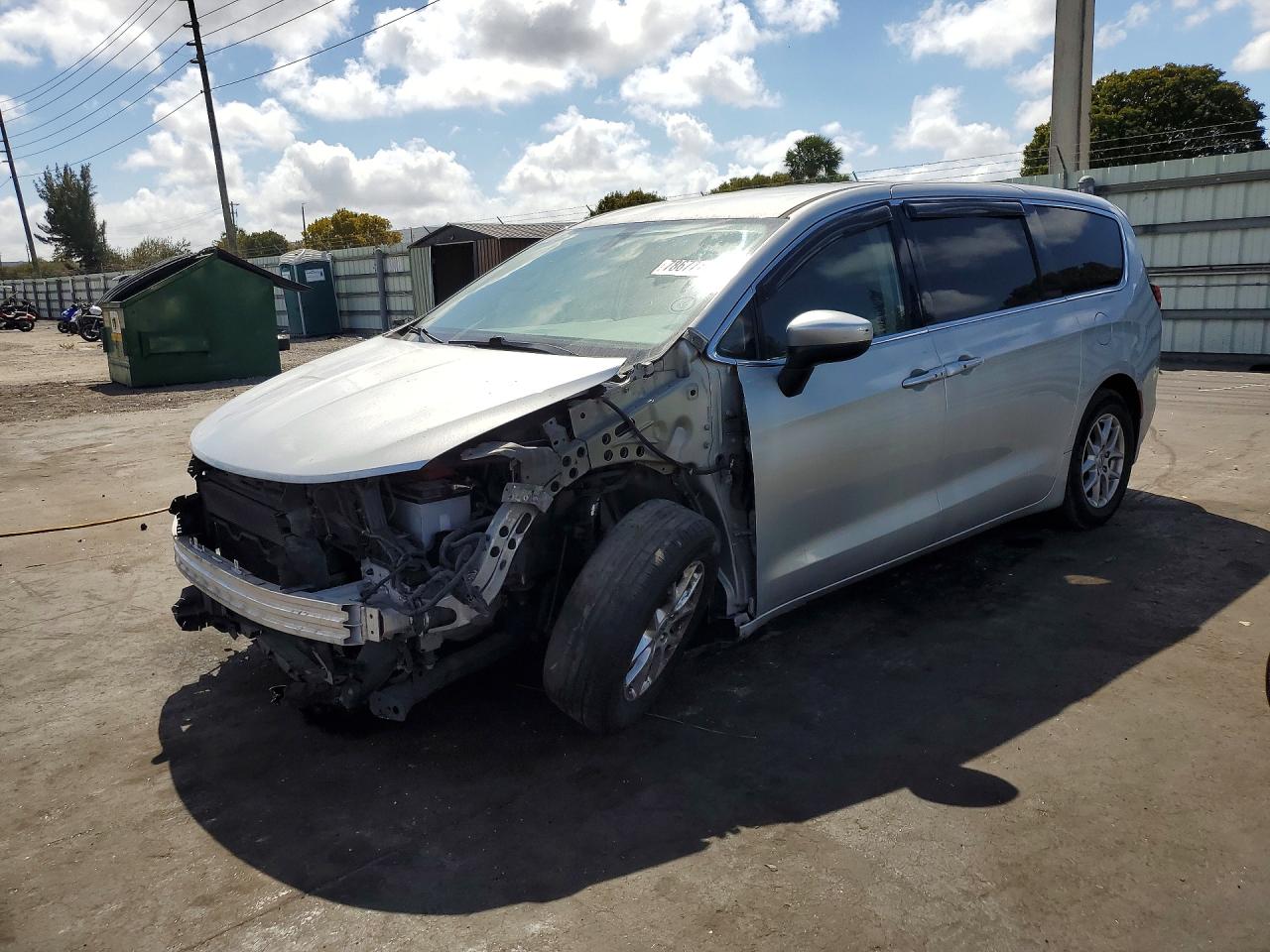 CHRYSLER VOYAGER 2022