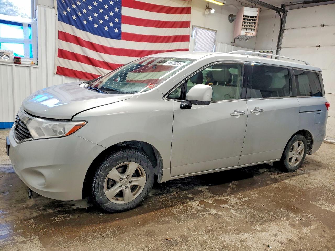 NISSAN QUEST 2016