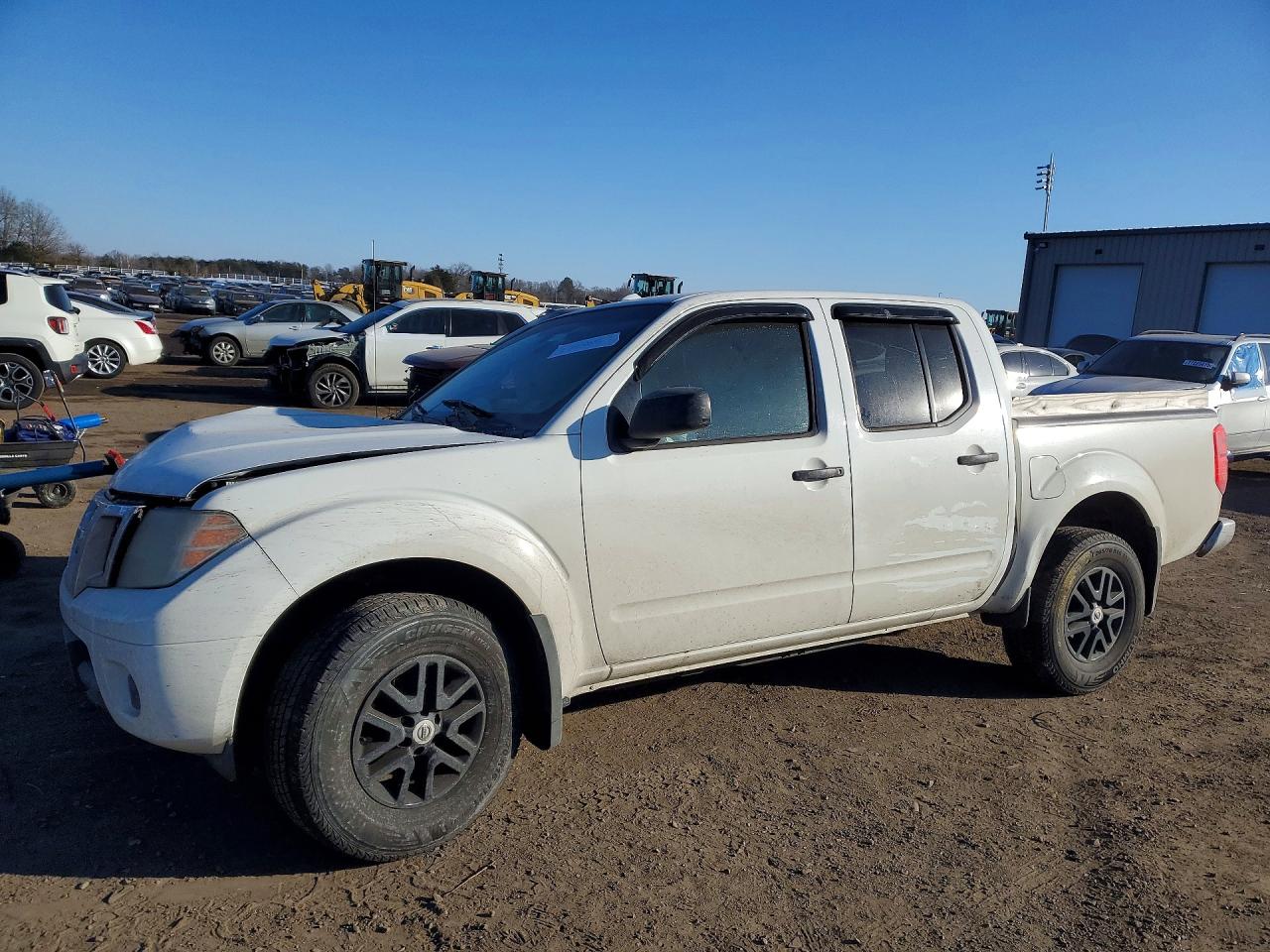NISSAN FRONTIER 2015