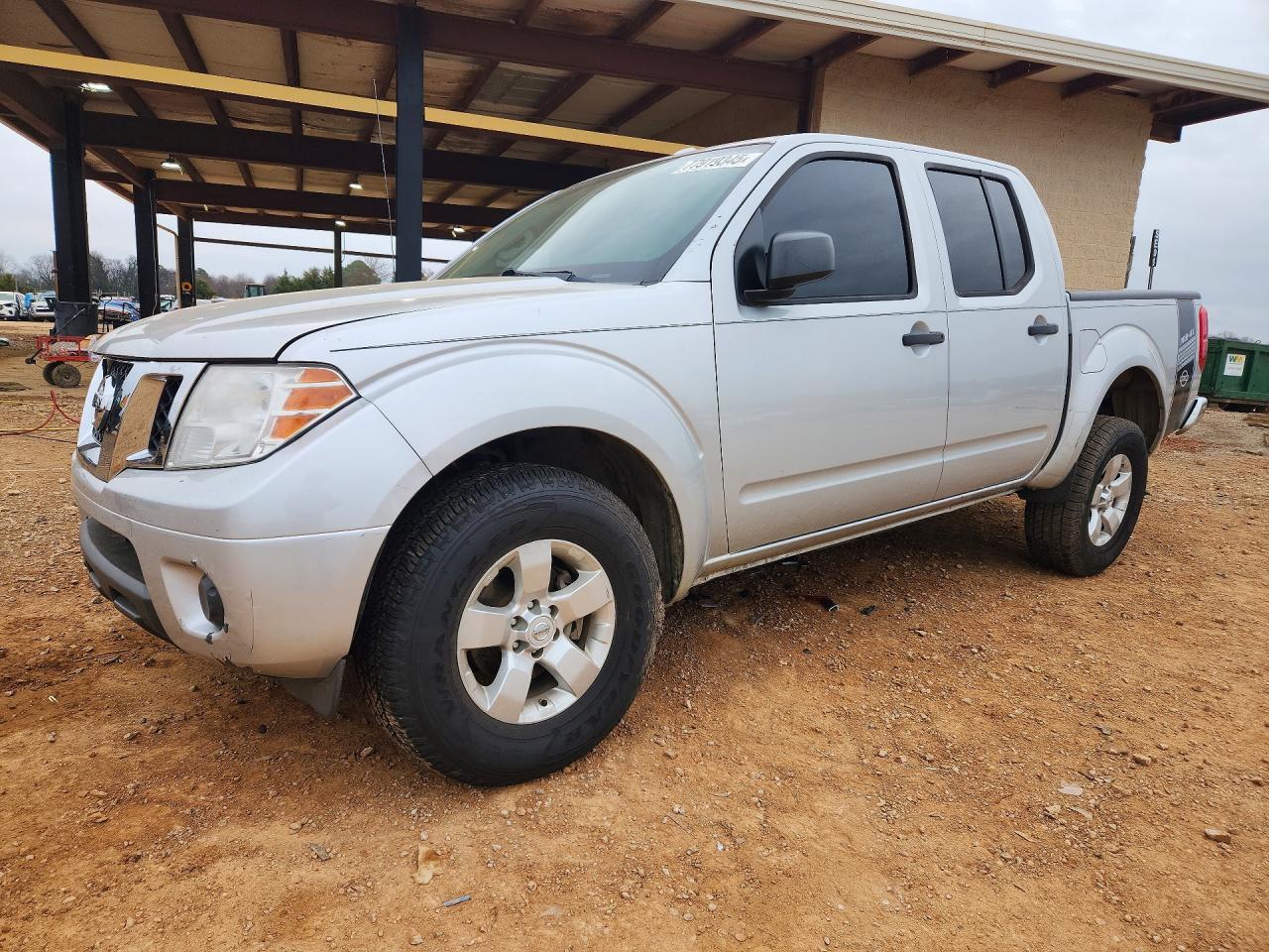 NISSAN FRONTIER 2013