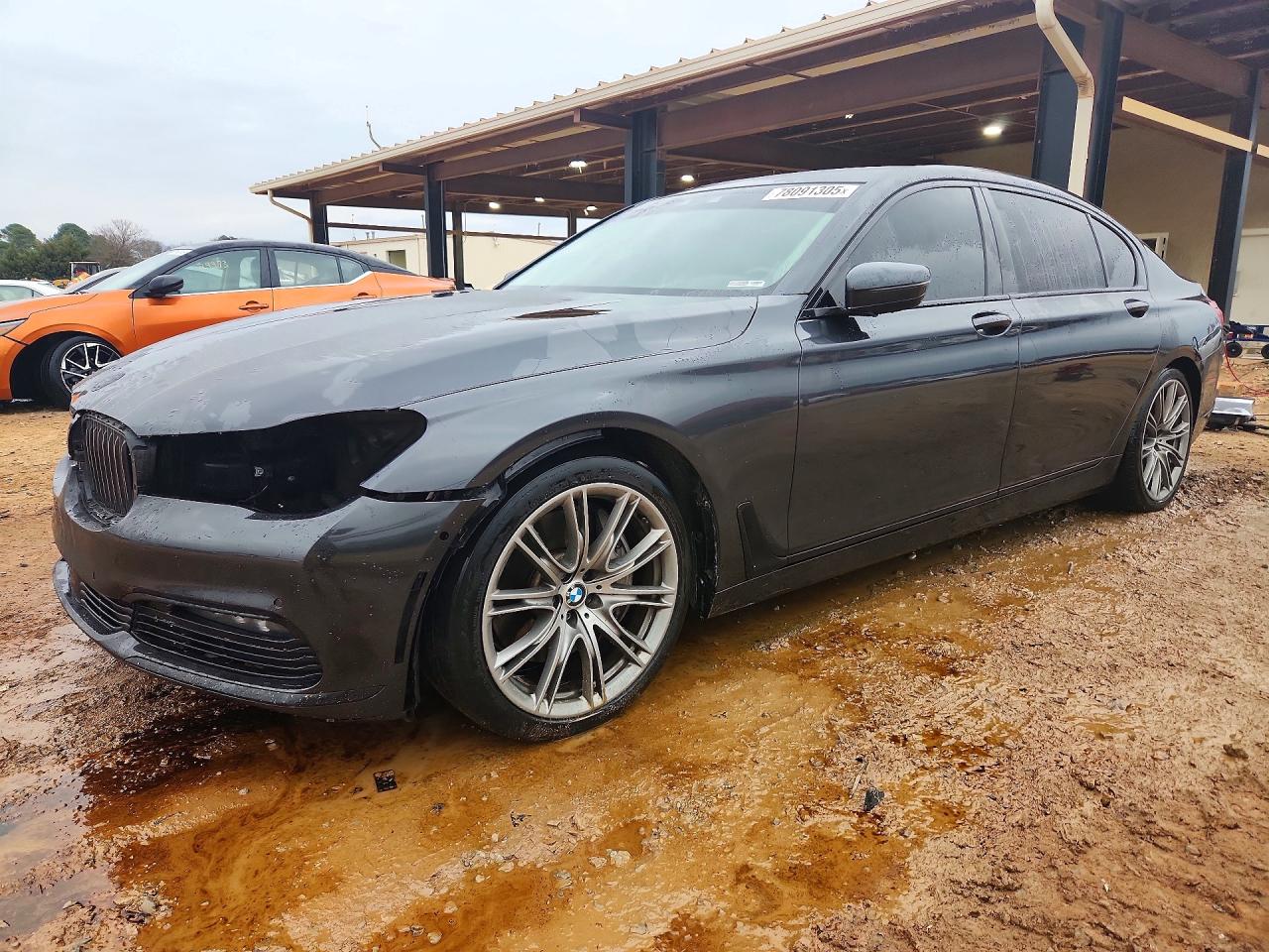 BMW 750 2016