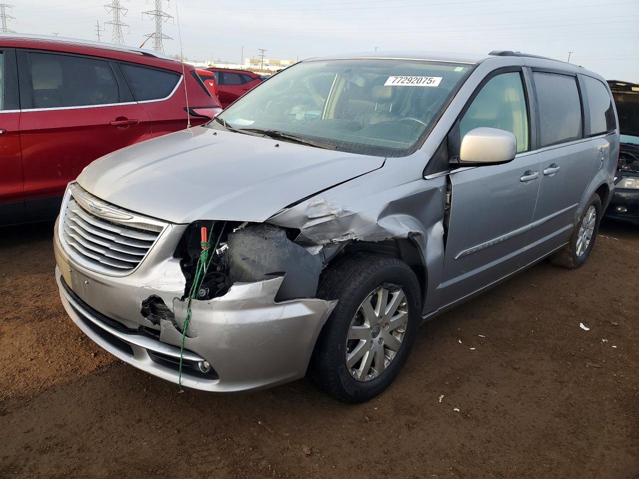 CHRYSLER TOWN & COUNTRY 2014