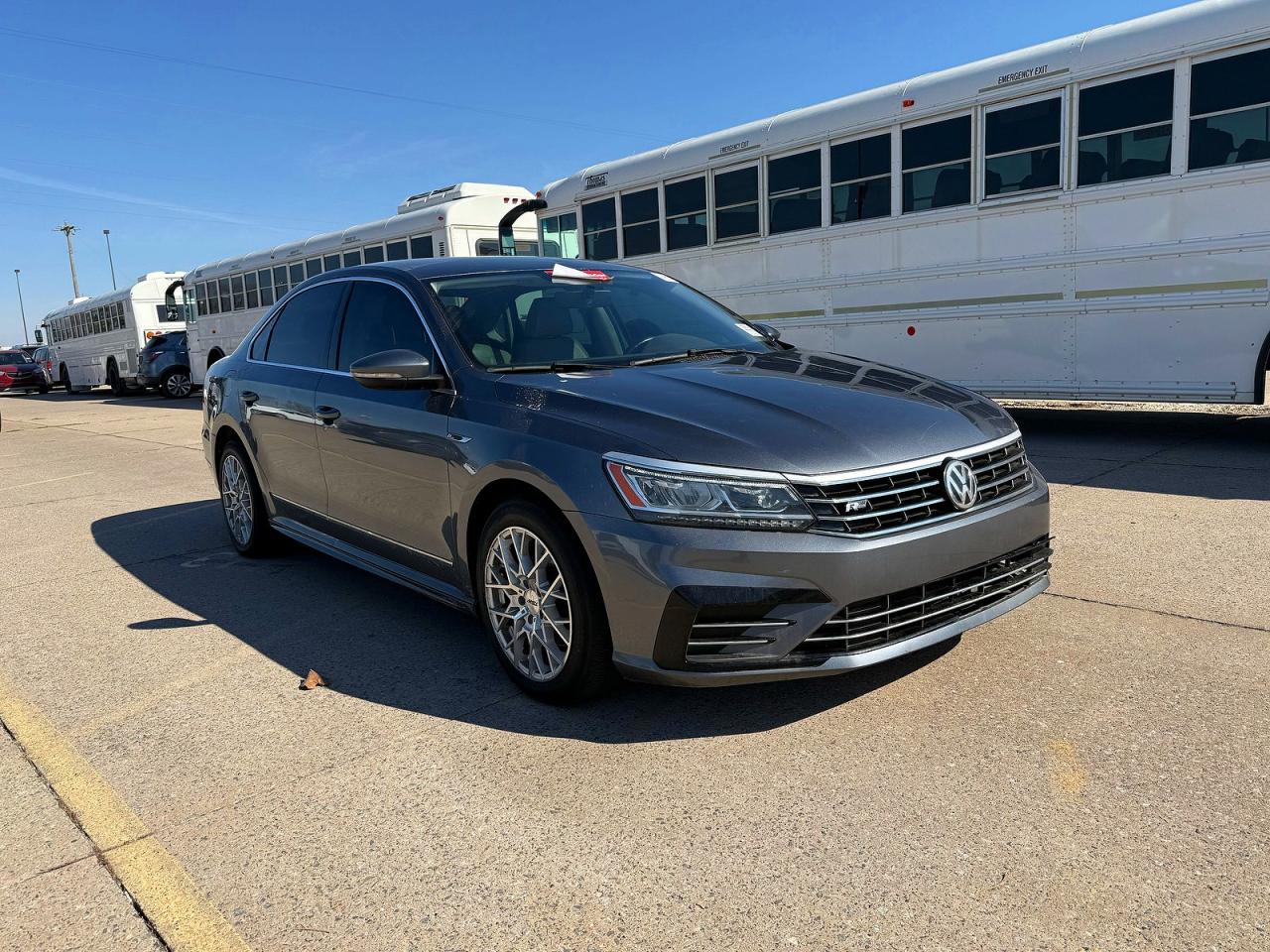 VOLKSWAGEN PASSAT 2017