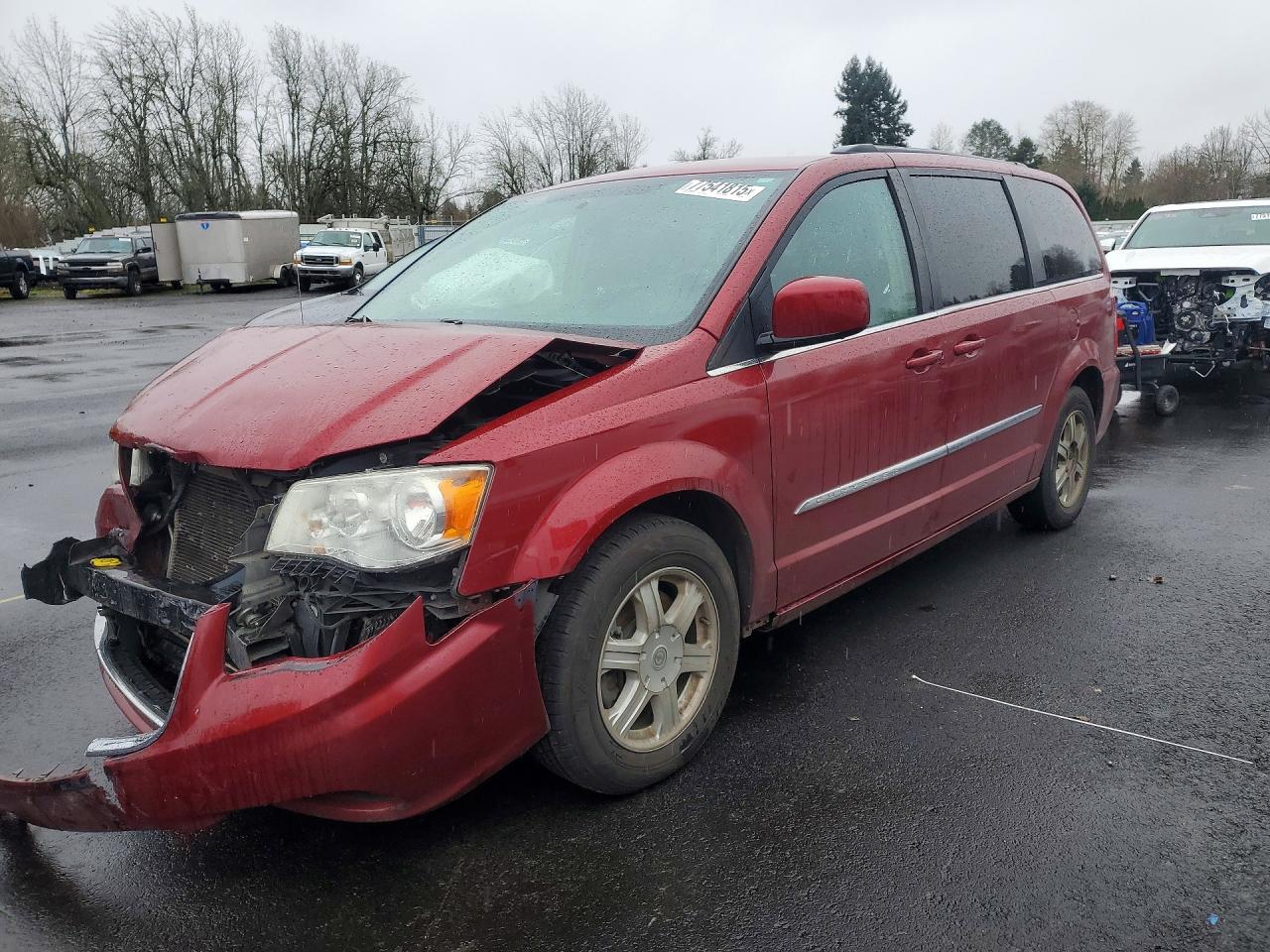 CHRYSLER TOWN & COUNTRY 2014